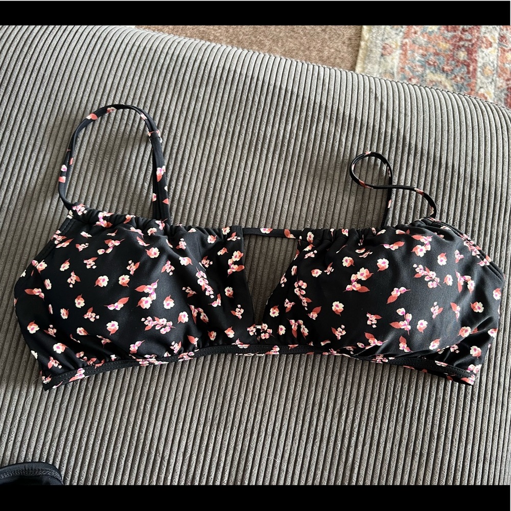 Gianni Bini Floral Bikini Top